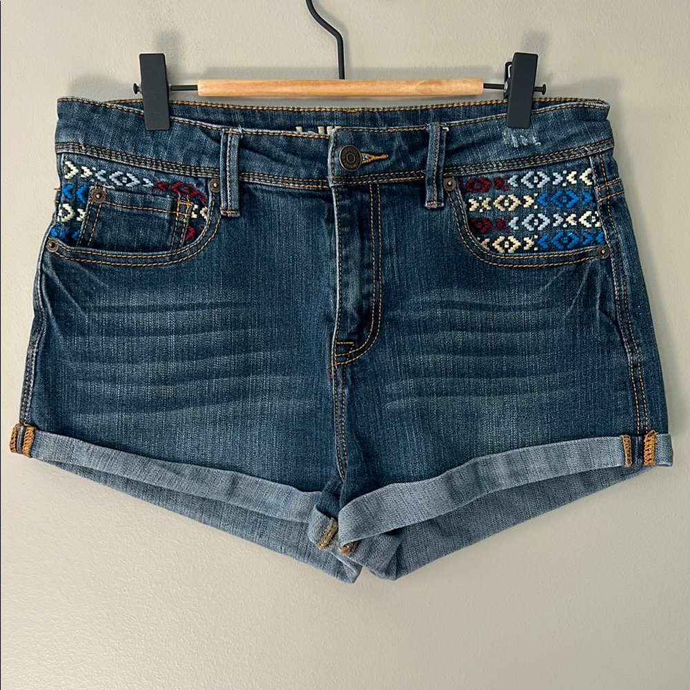 Vintage Y2K Dollhouse Embroidered‎ Jean Shorts Size 10